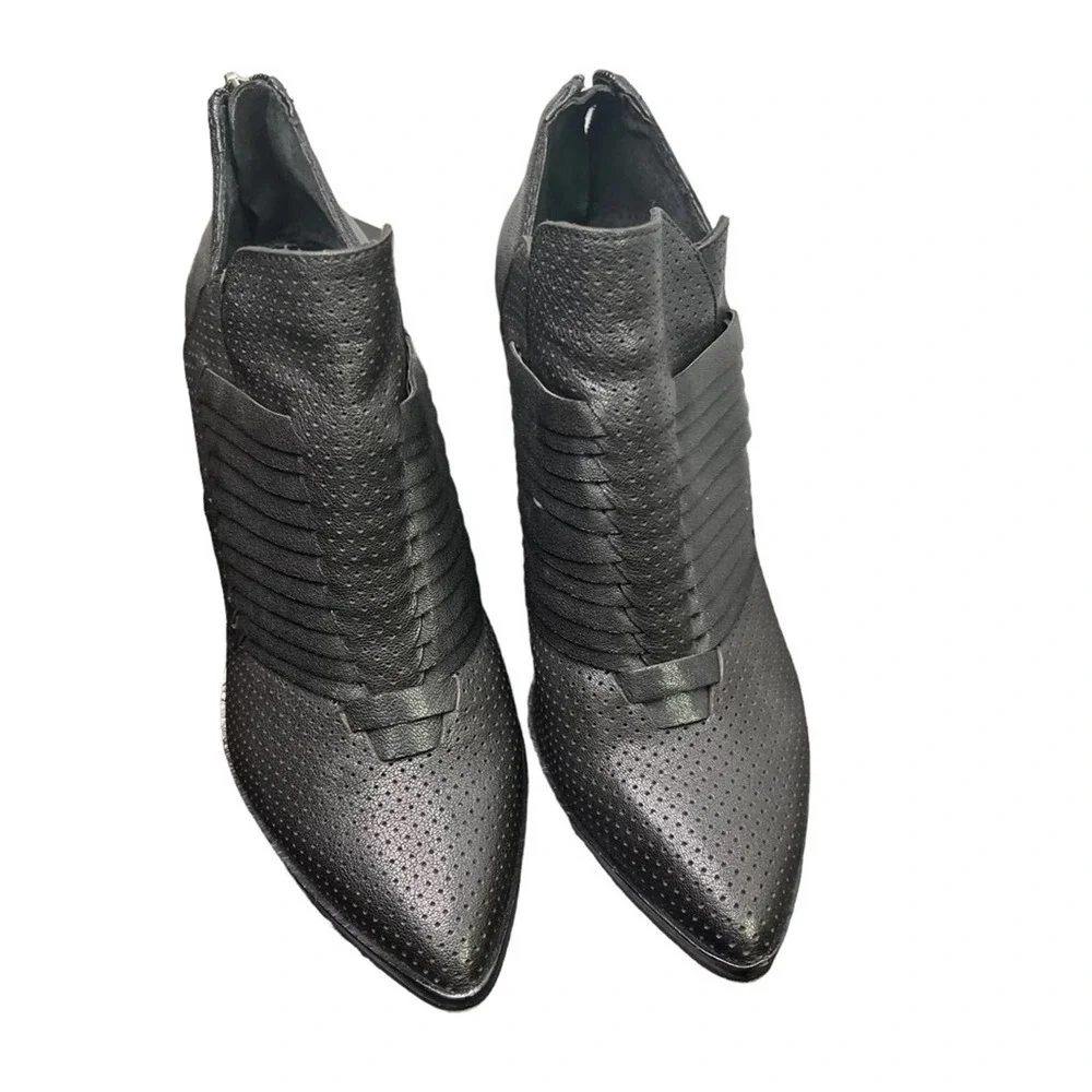 Vince Camuto vince camuto